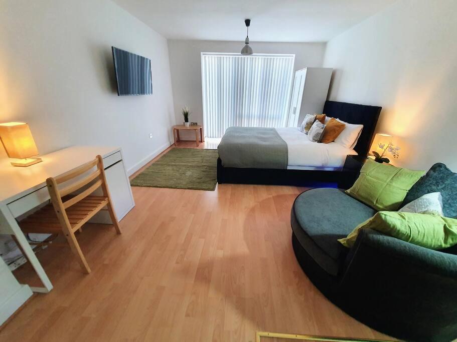 Contemporary Modern Studio Apartment - City Centre バーミンガム エクステリア 写真